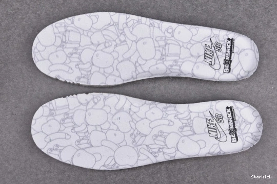 Toy (2020) Low Dunk Nike Medicom CZ5127-001 SB 0824
